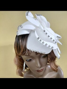 New! Elegant White Crystal Embellished Floral Fascinator Hat